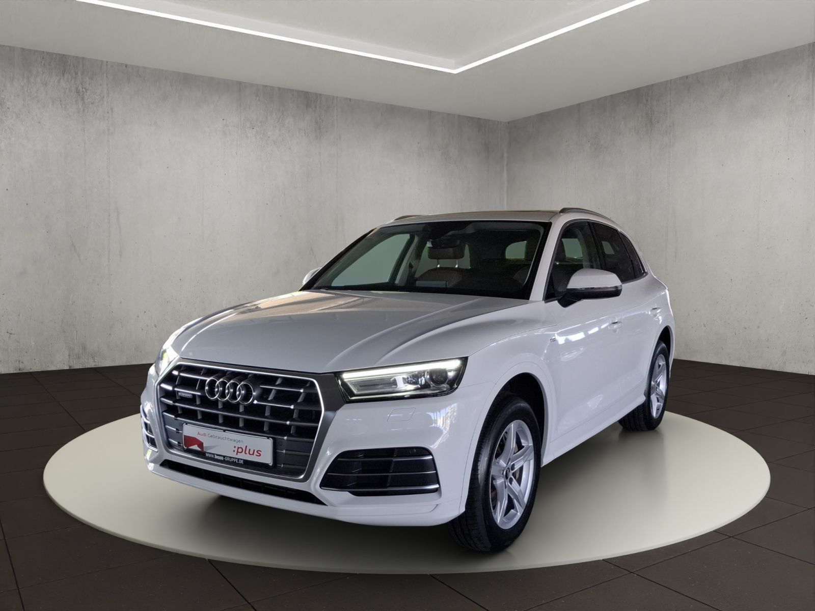 Audi Q5 TFSI e 50 e quattro S tronic - Samsaru's Car Outlet