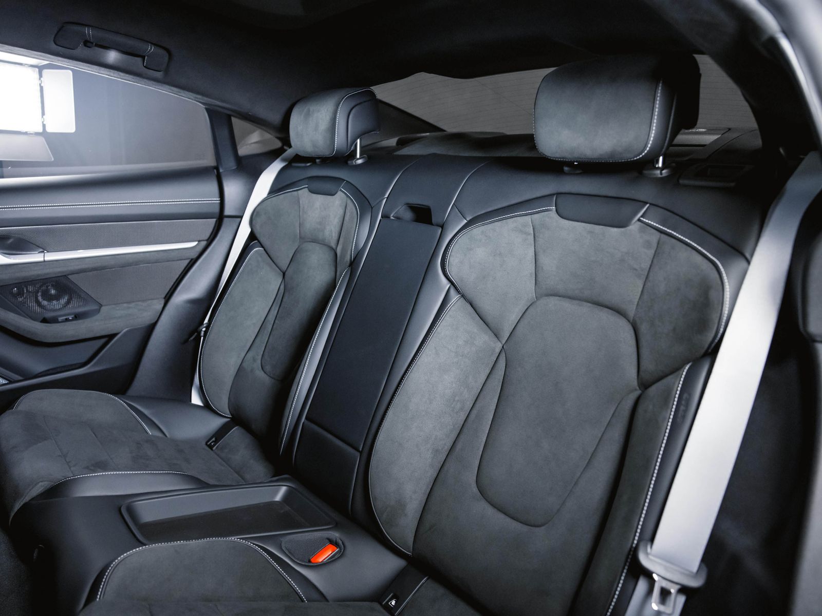 Porsche Taycan Turbo GT PTS 18 Wege Burmester