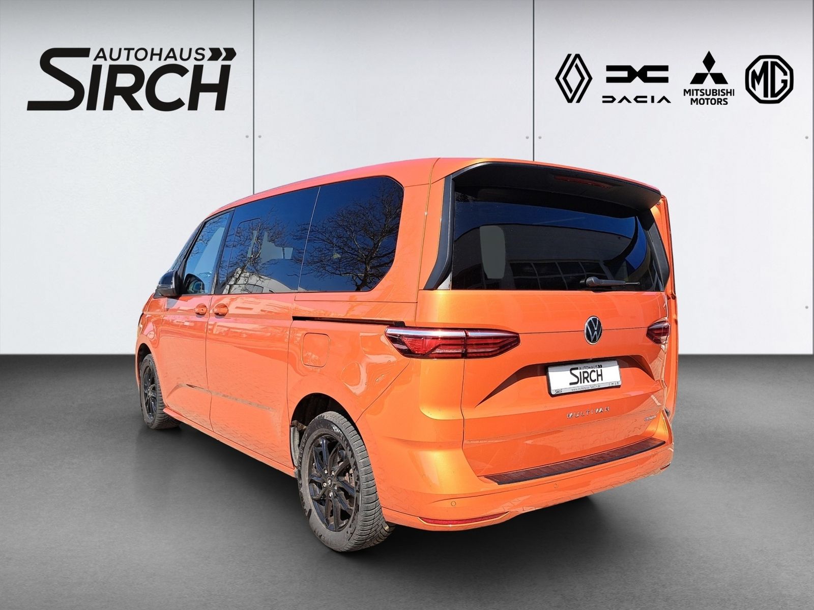 Volkswagen T7 Multivan 1.4 TSI eHybrid - Samsaru's Car Outlet