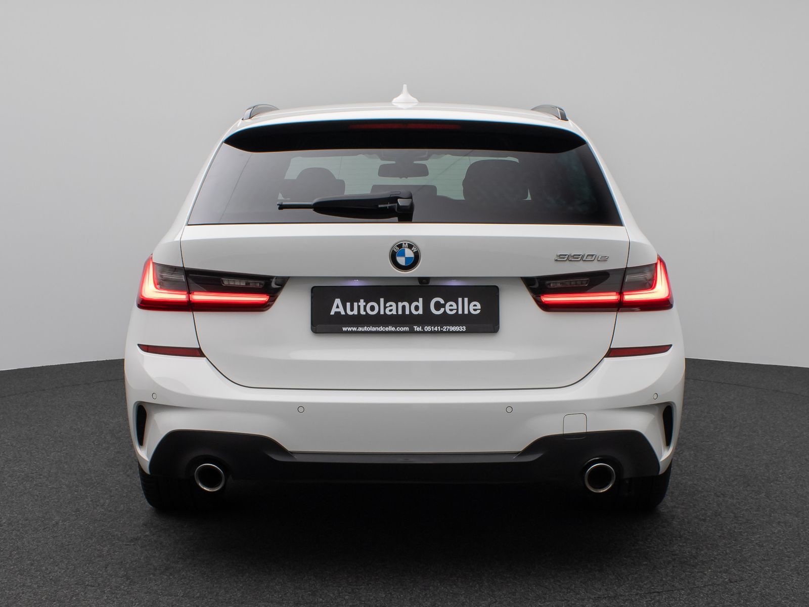 BMW 330e M Sport - Samsaru's Car Outlet