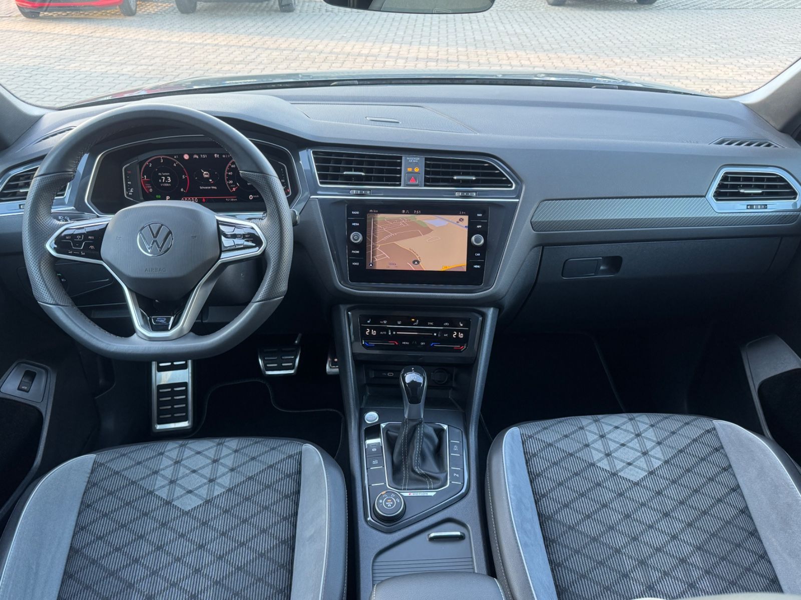 Volkswagen Tiguan Allspace R-Line 4M °B&S°AHK°R-Kamera°