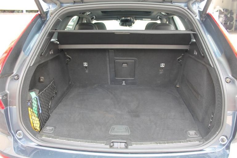 Volvo XC60 T8 Inscription  4C-ACC-StHzg-Massage-AHK