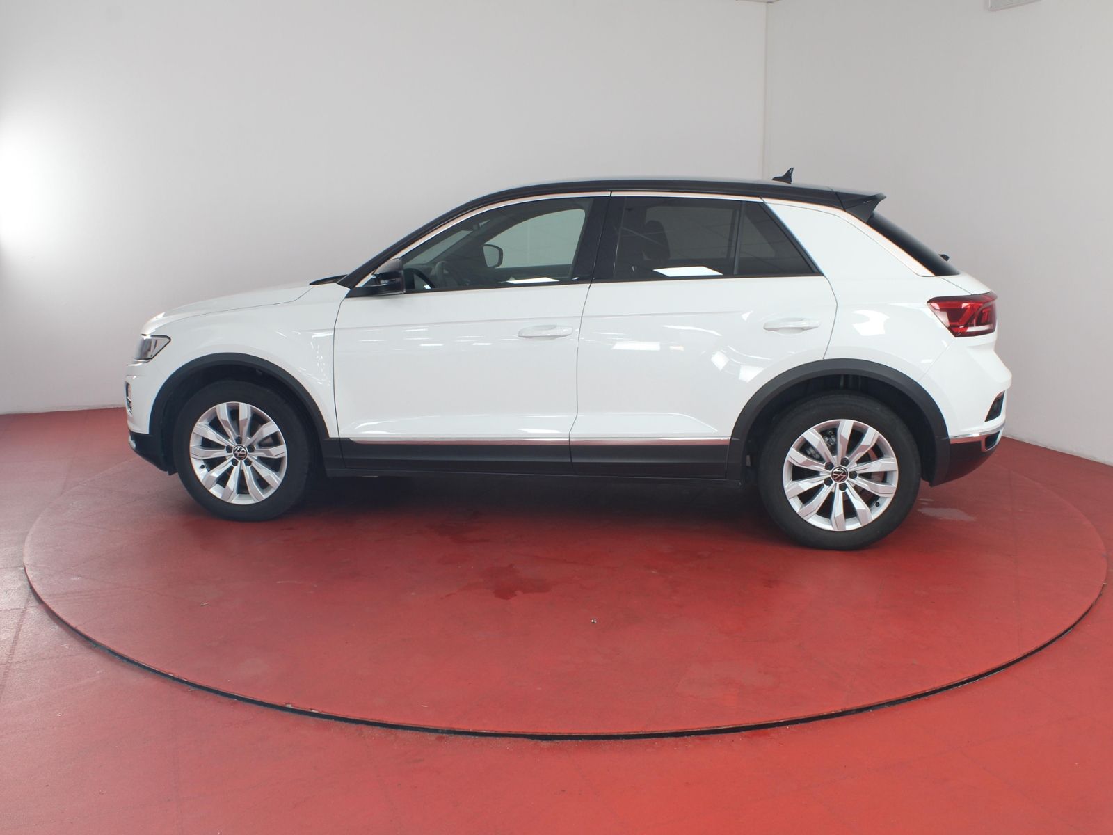 Volkswagen T-ROC 1.5TSI DSG - Samsaru's Car Outlet