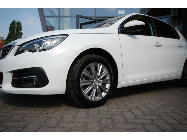 Peugeot 308 Allure Pack BlueHDi 130 EAT8 - Samsaru's Car Outlet
