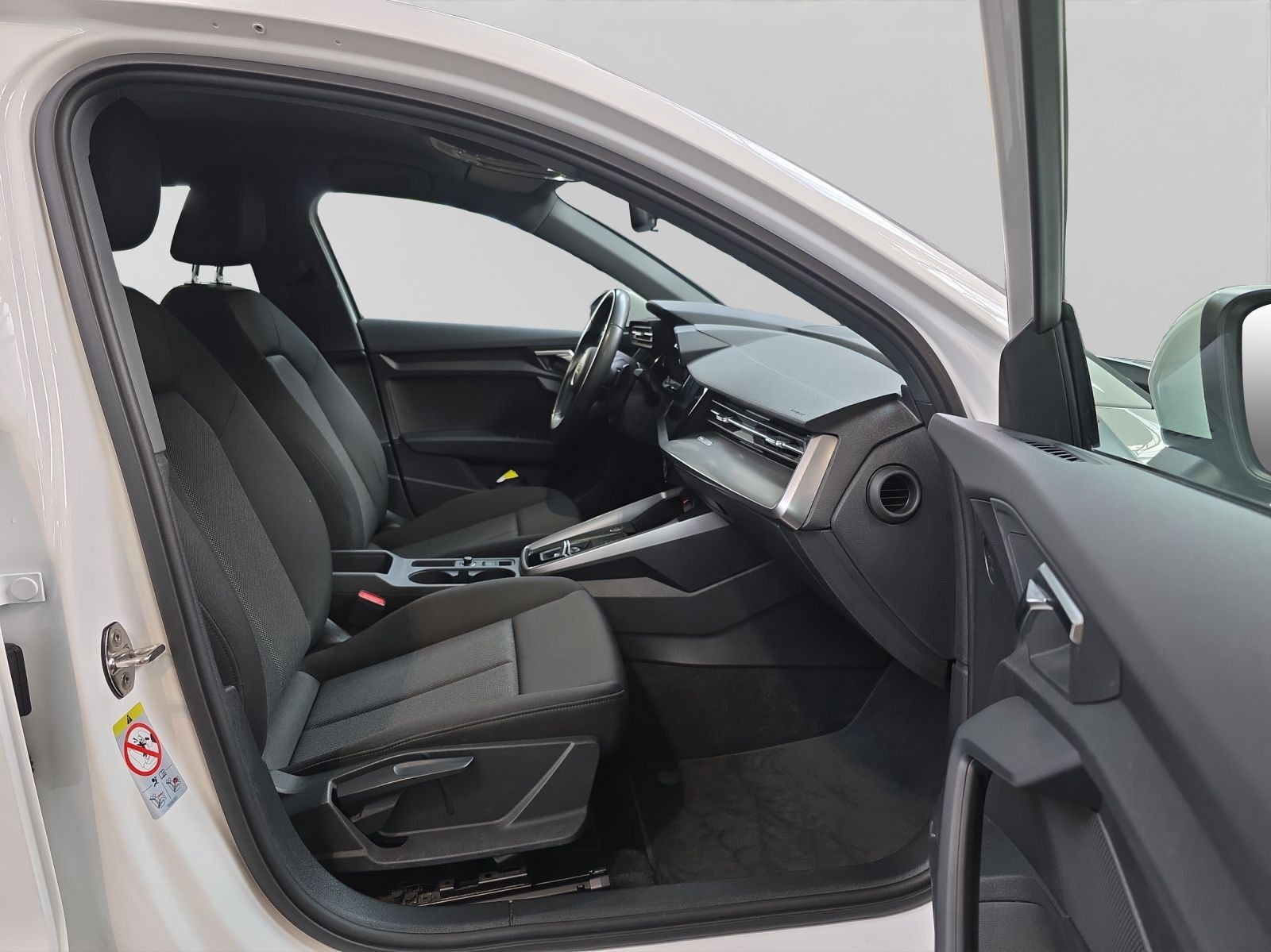 Audi A3 Sportback 40 TFSI e SITZHZG LM16 DAB