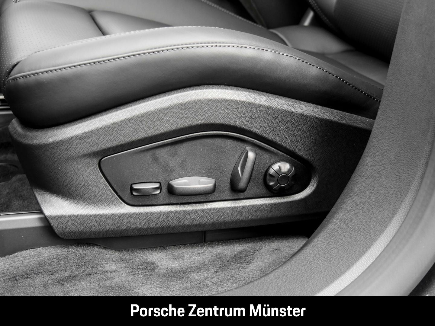 Porsche Macan 4 - Samsaru's Car Outlet