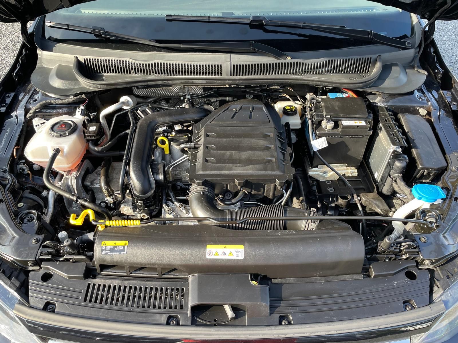 Volkswagen Polo VI 1.0 TSI Comfortline - Samsaru's Car Outlet
