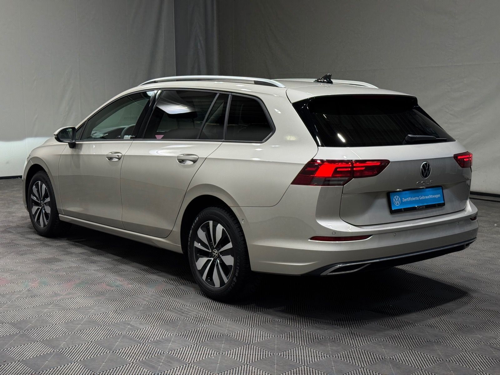 Volkswagen Golf Variant MOVE 1.5 TSI - Samsaru's Car Outlet