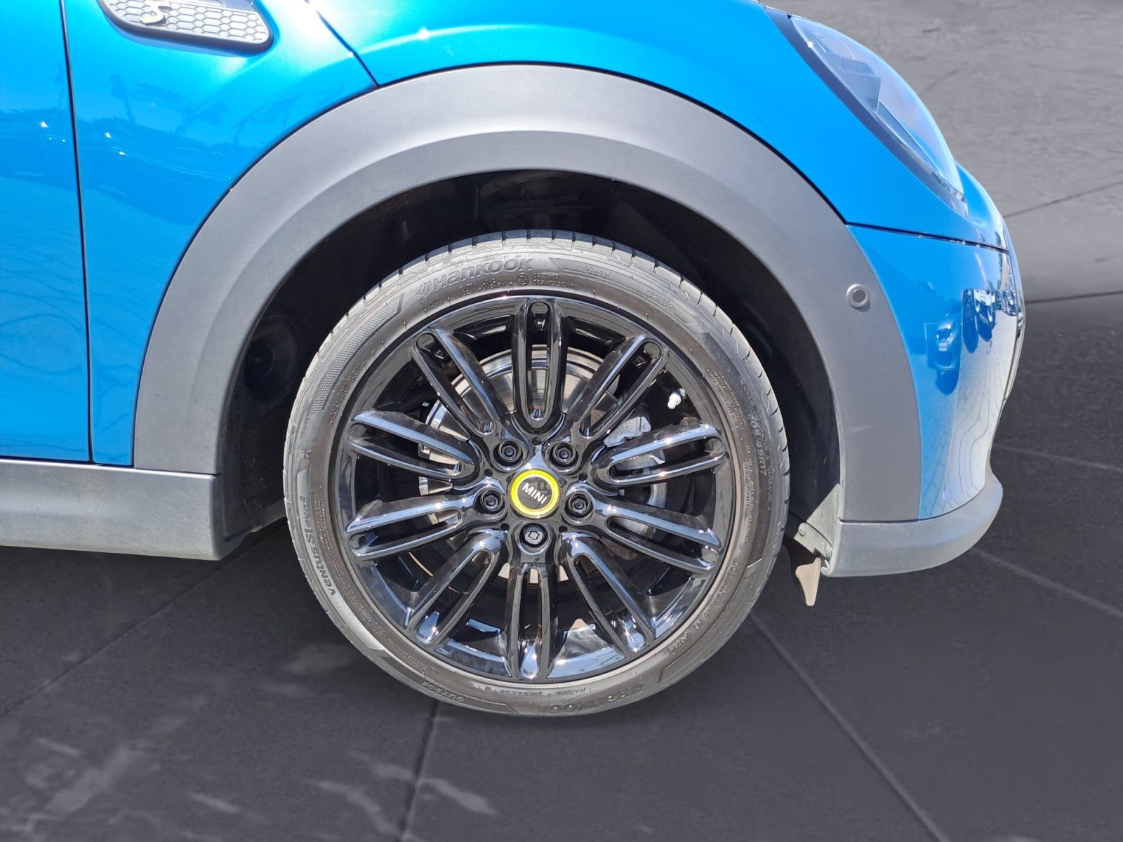 MINI Cooper SE - Samsaru's Car Outlet