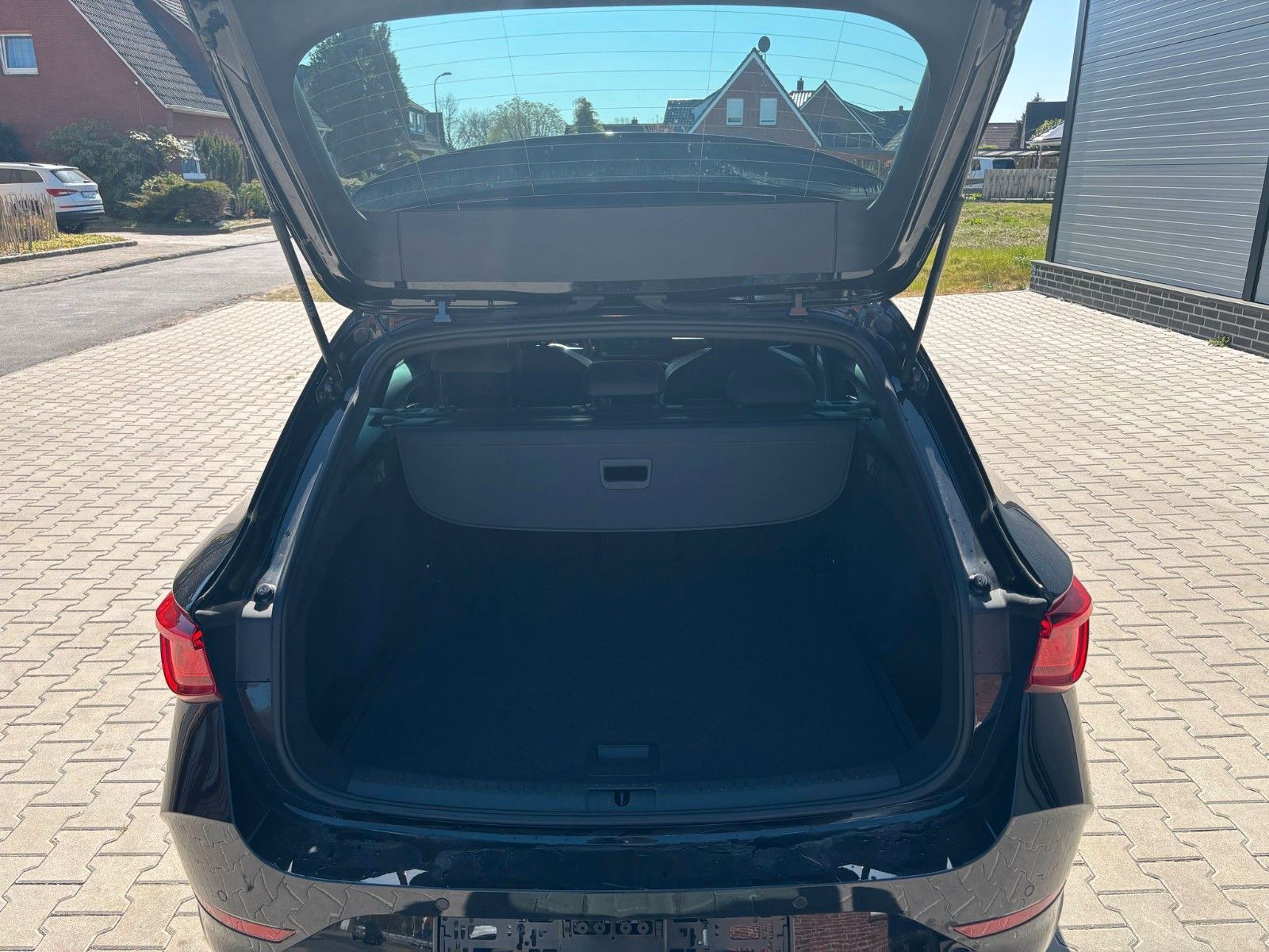Cupra Leon Sportstourer - Samsaru's Car Outlet