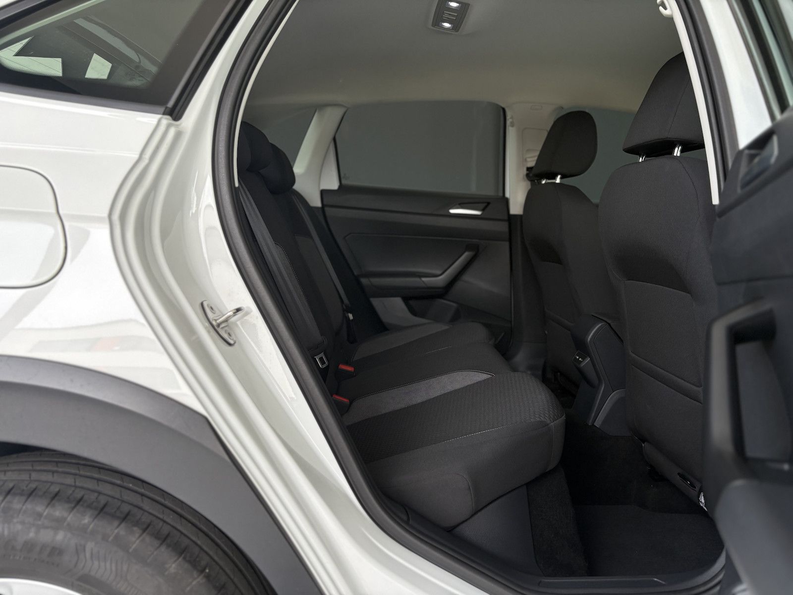 Volkswagen Taigo 1.0 TSI Life - Samsaru's Car Outlet