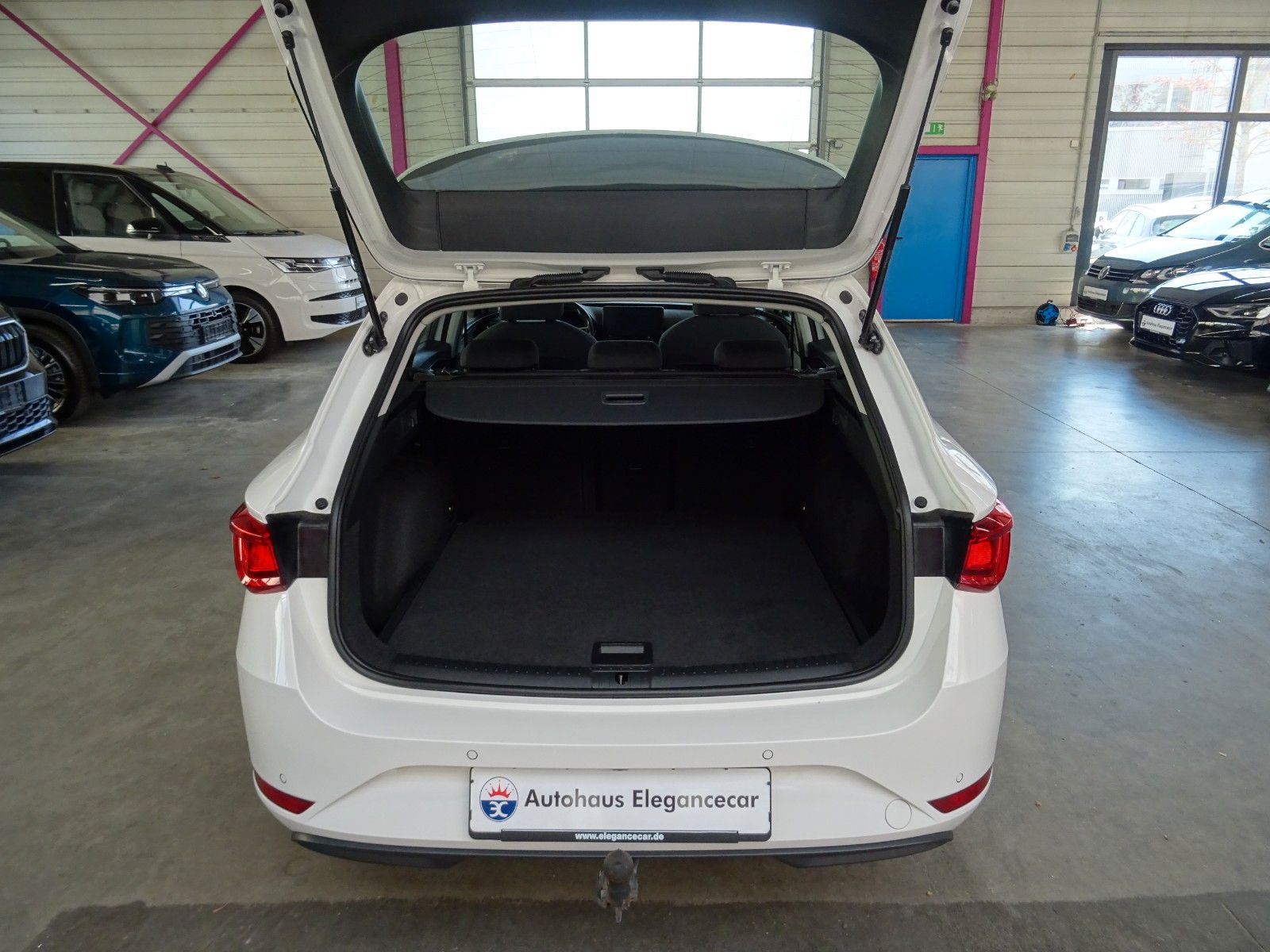 Seat LEON ST 2.0 STYLE*AHK*ACC*CAM*KEY*LED*