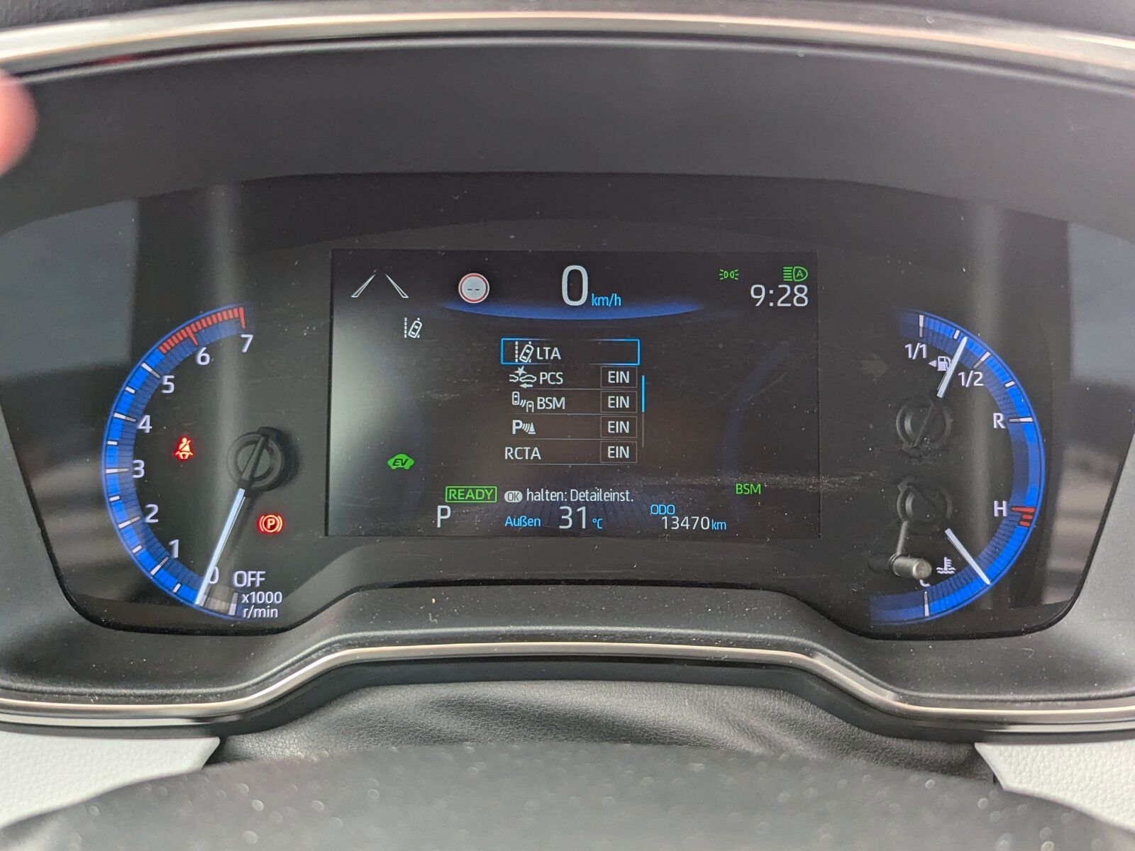 Toyota Corolla 1.8 Hybrid Club - Samsaru's Car Outlet