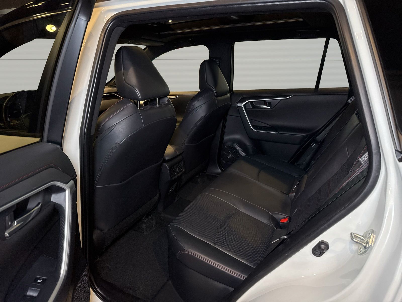 Toyota RAV4 2.5 Hybrid PlugIn Style - Samsaru's Car Outlet