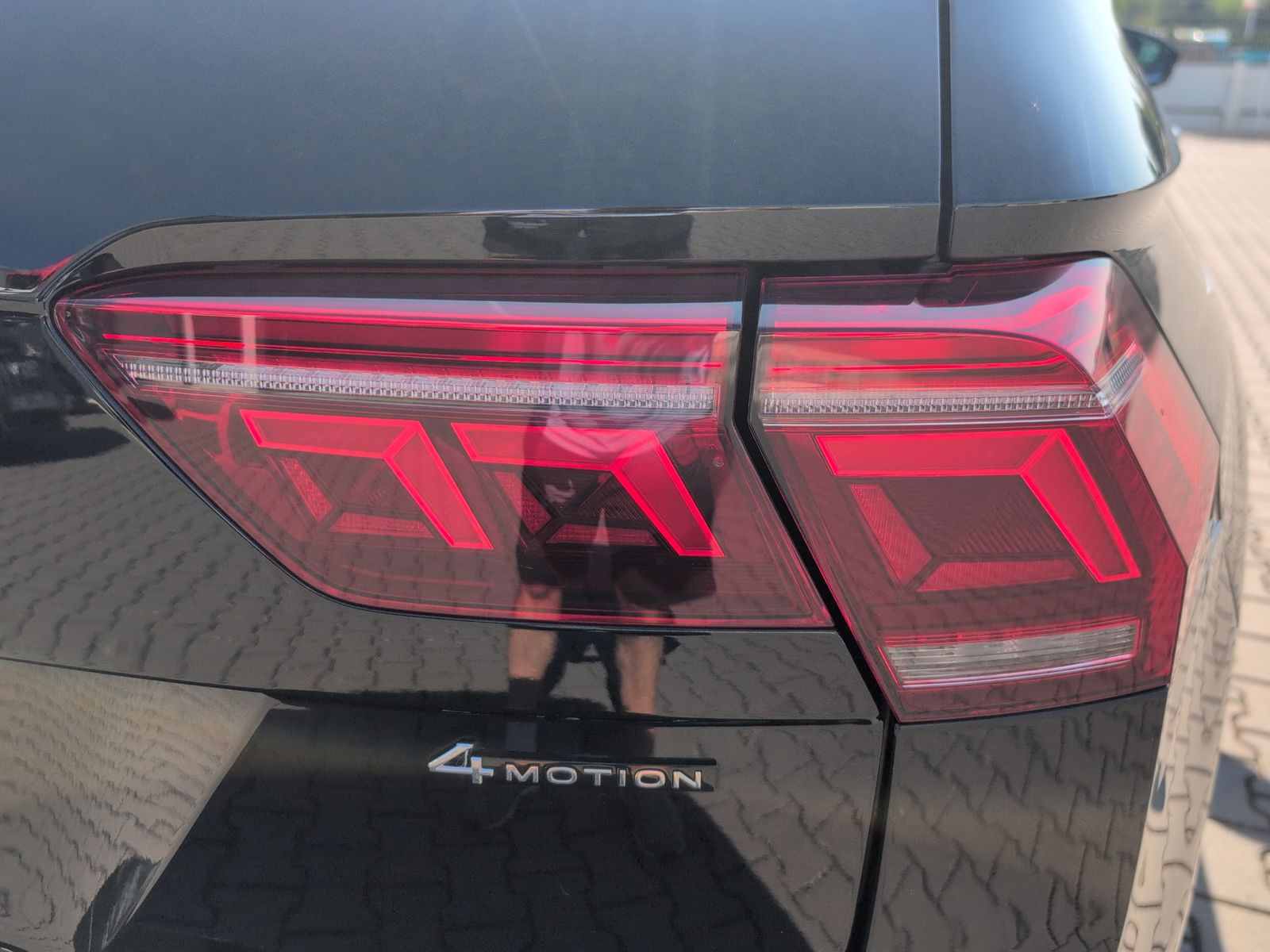 Volkswagen Tiguan Elegance 4M MATRIX+PANO+HUD+LEDER+VOLL!!