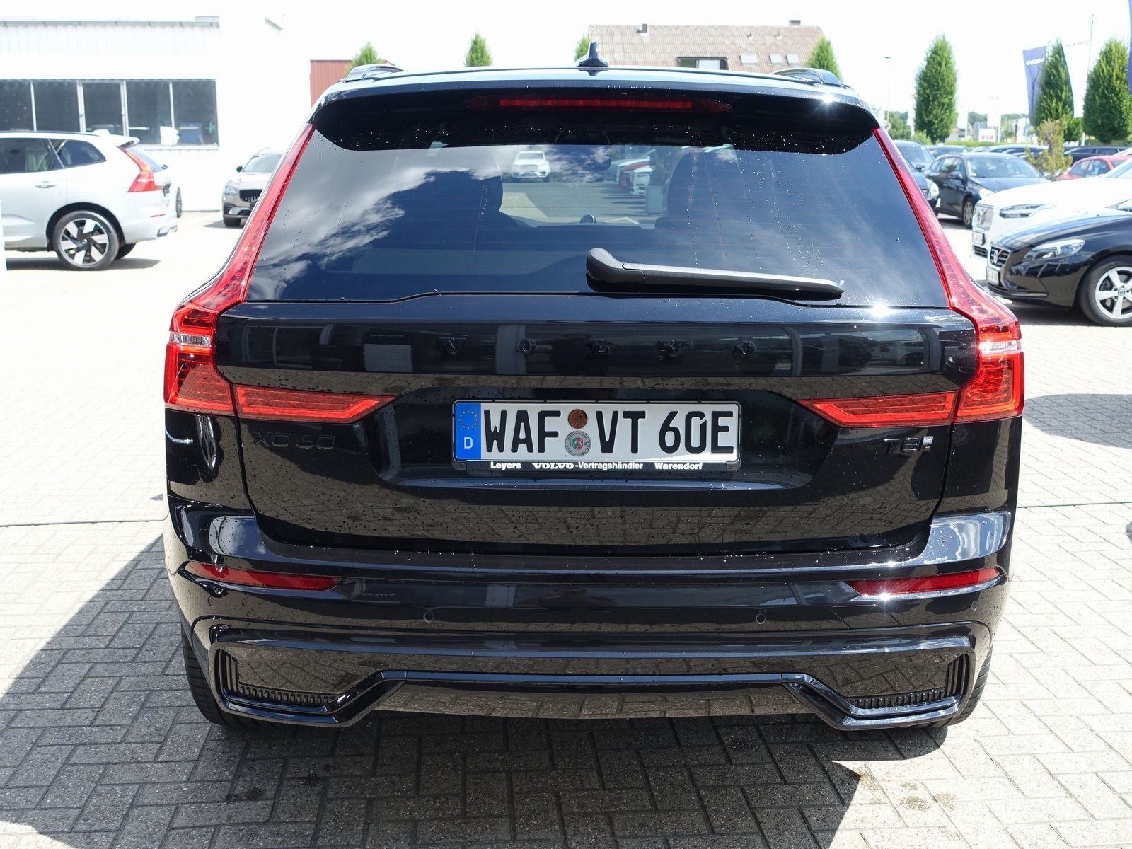 Volvo XC60 Black Edition T8 AWD Plug-in - Samsaru's Car Outlet