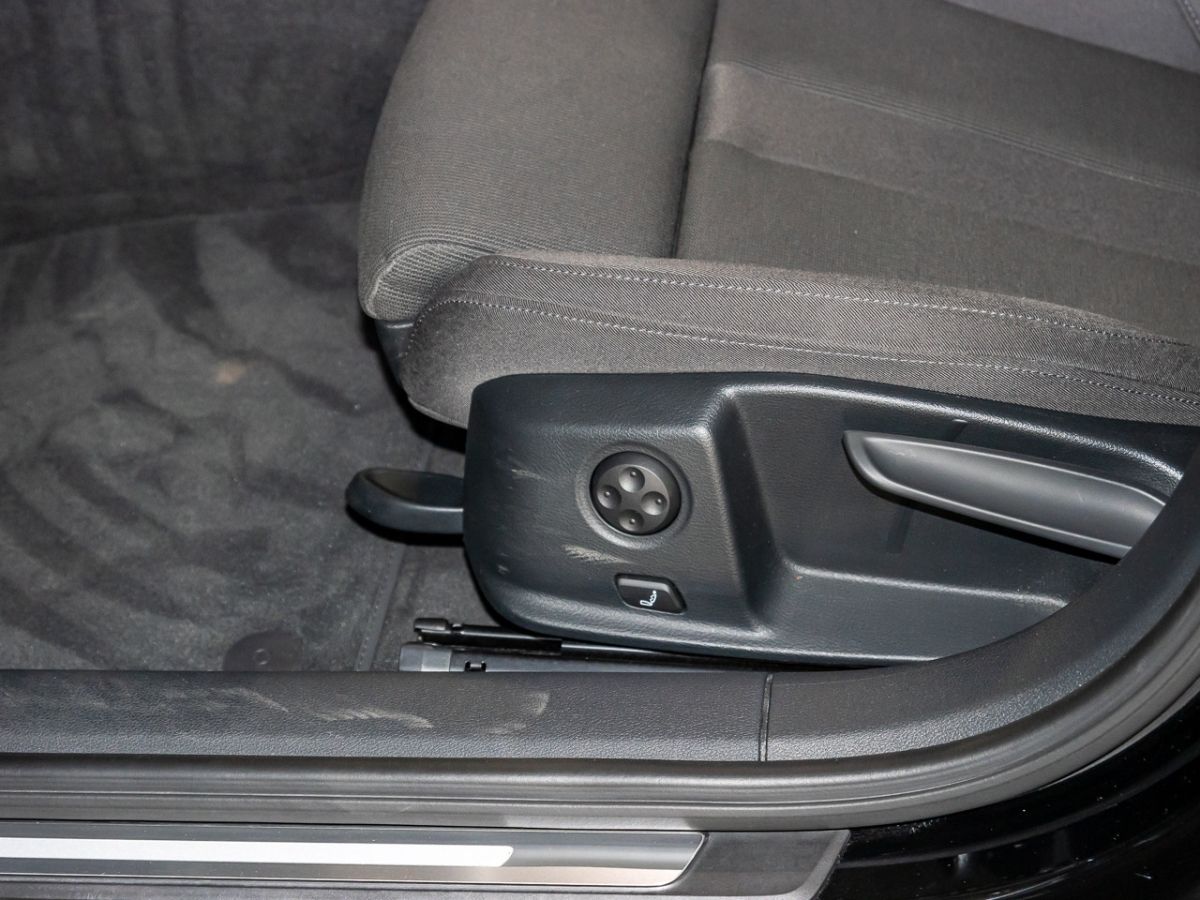 Audi A4 Avant 40 TFSI qu advanced - Samsaru's Car Outlet