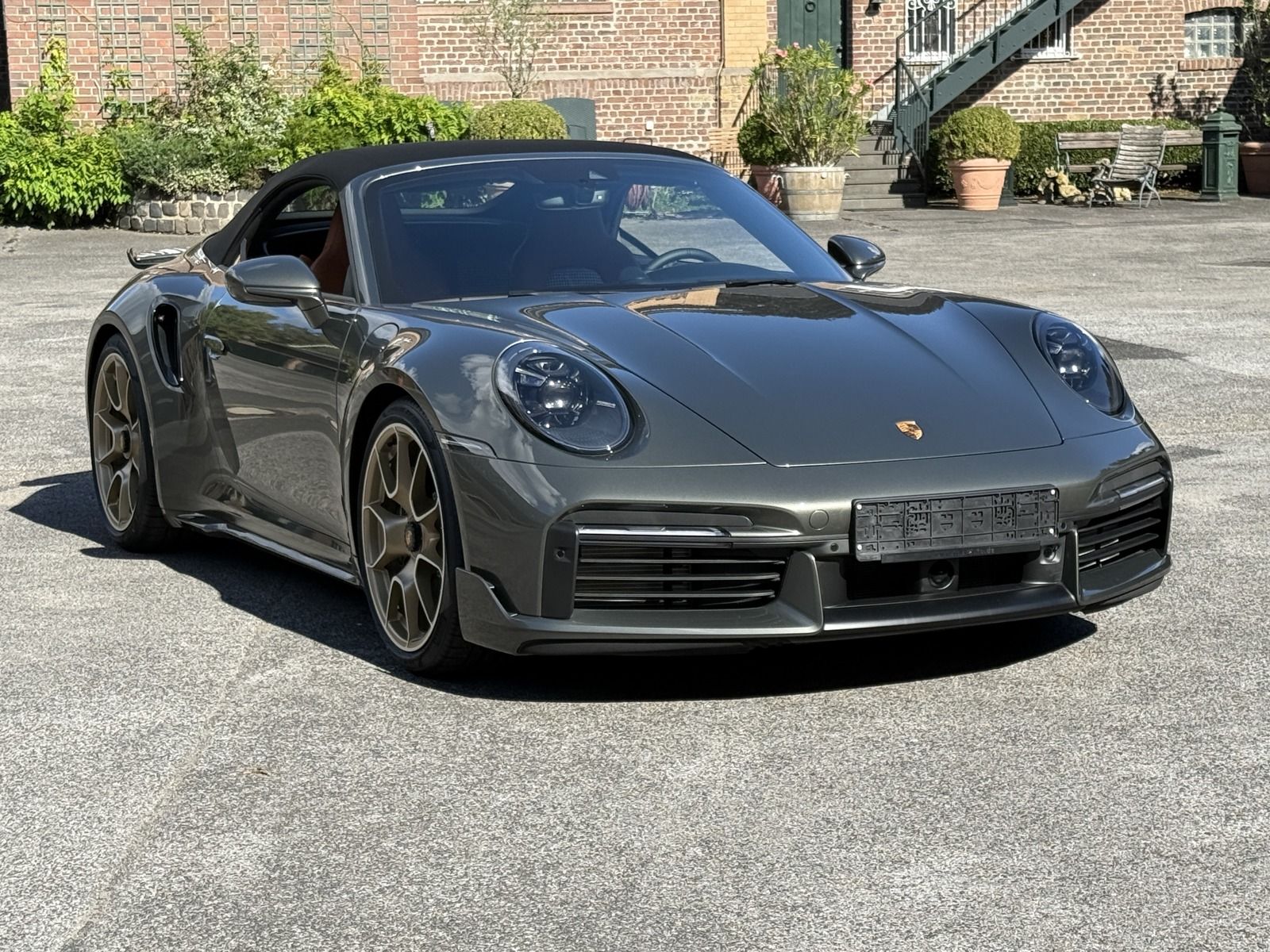 Porsche 992 911  Turbo S Cabriolet HERITAGE DESIGN*SPORT