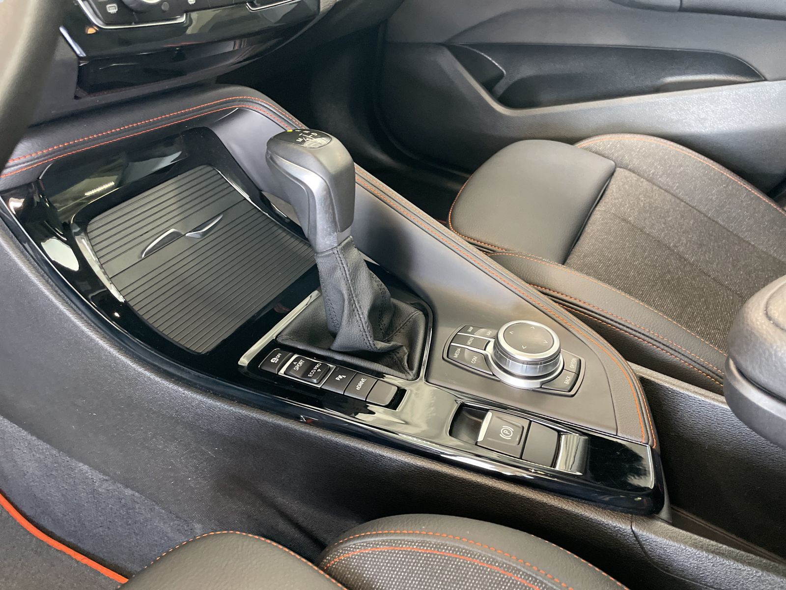 BMW X1 xDrive25e Sport Line - Samsaru's Car Outlet
