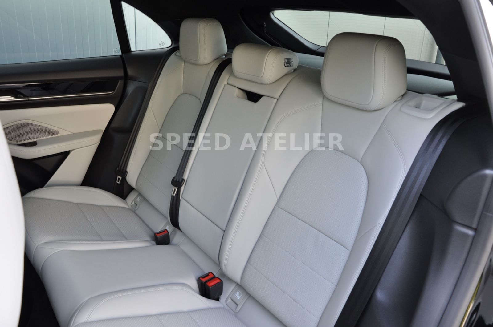 Porsche Macan 4 - Samsaru's Car Outlet