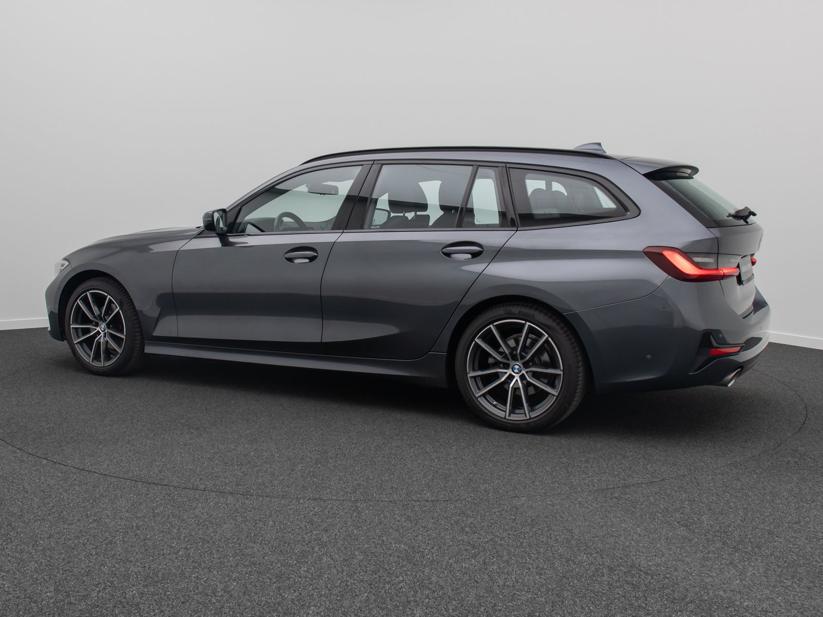 BMW 320i Sport Line - Samsaru's Car Outlet
