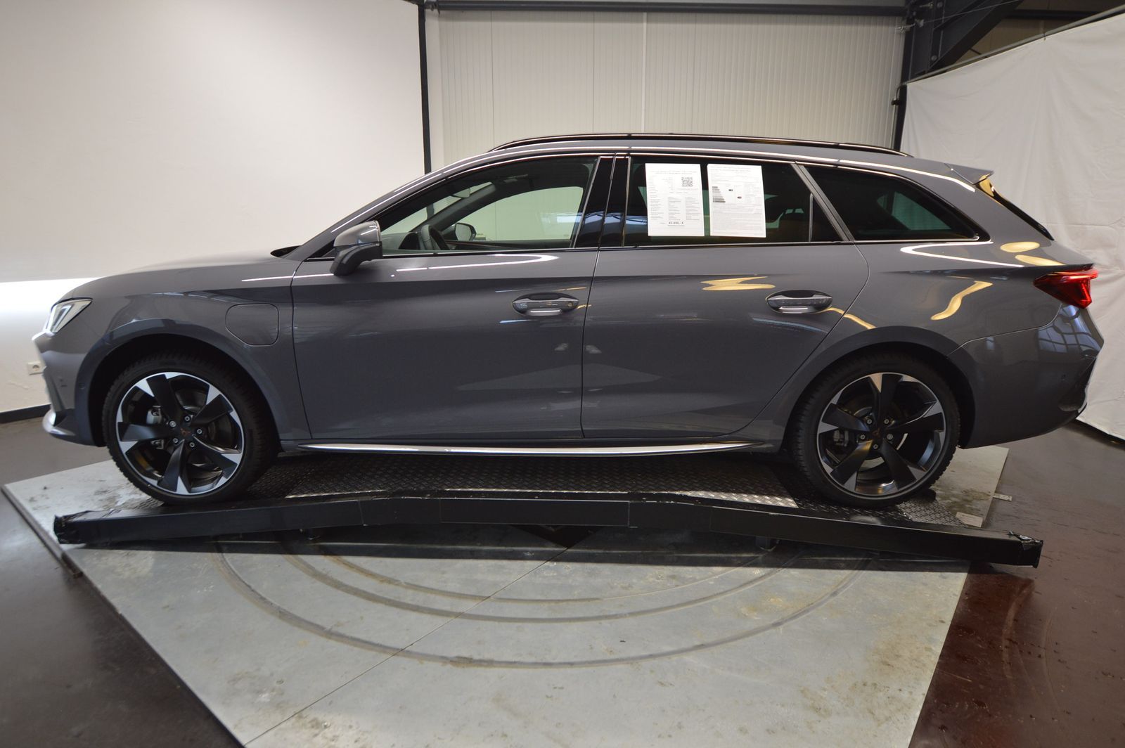 Cupra Leon Sportstourer 1.4 e-HYBRID - Samsaru's Car Outlet