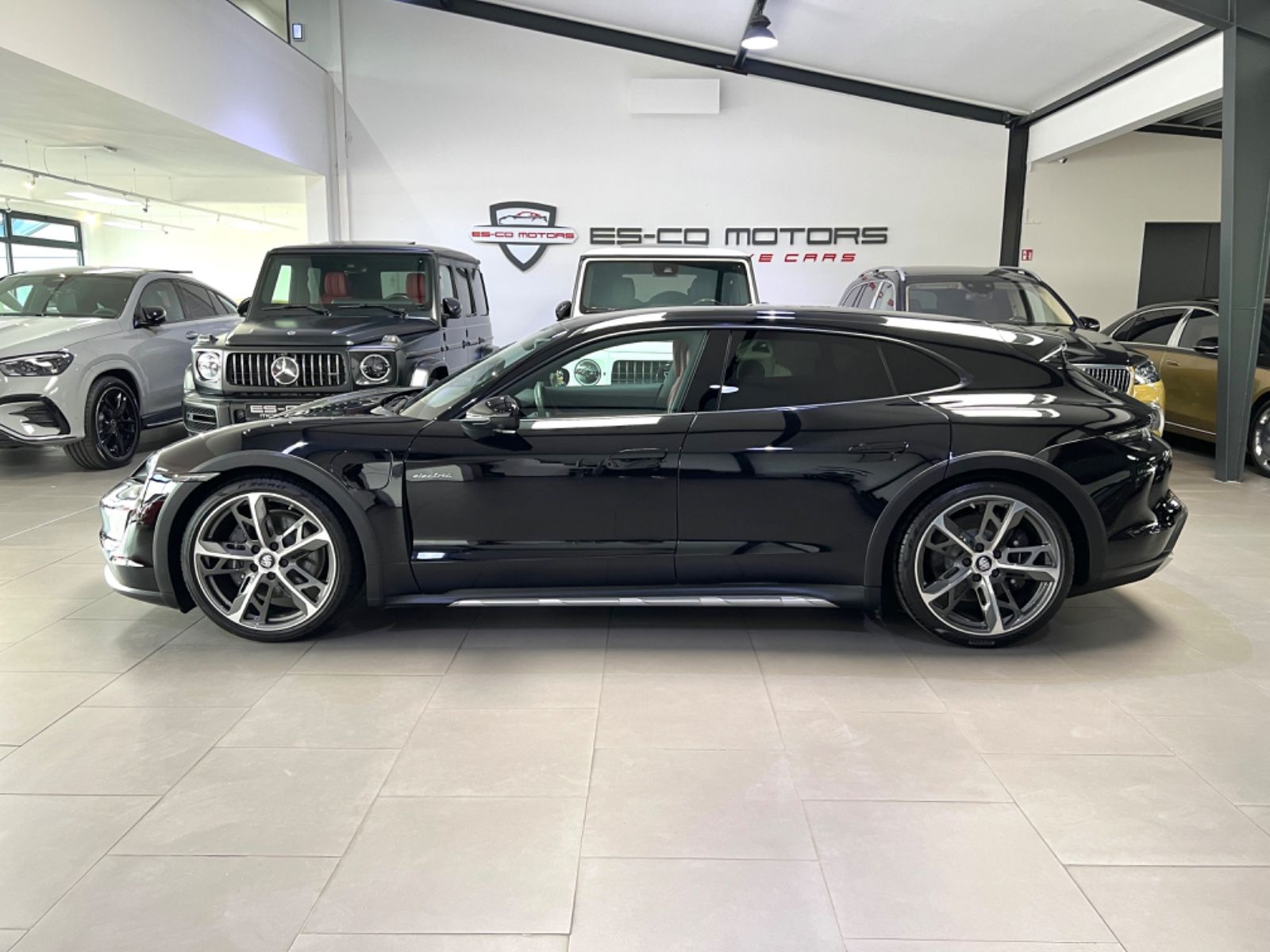 Porsche TAYCAN 4 CROSS TURISMO PANO ACC LEDER-ROT 2xDVD