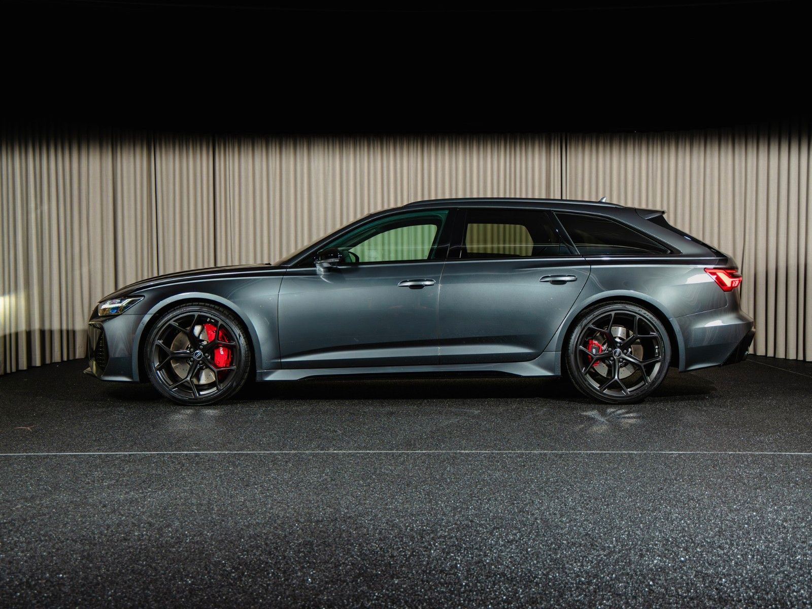 Audi RS6 Avant Performance quattro, B&O, HD, Tour, Ci