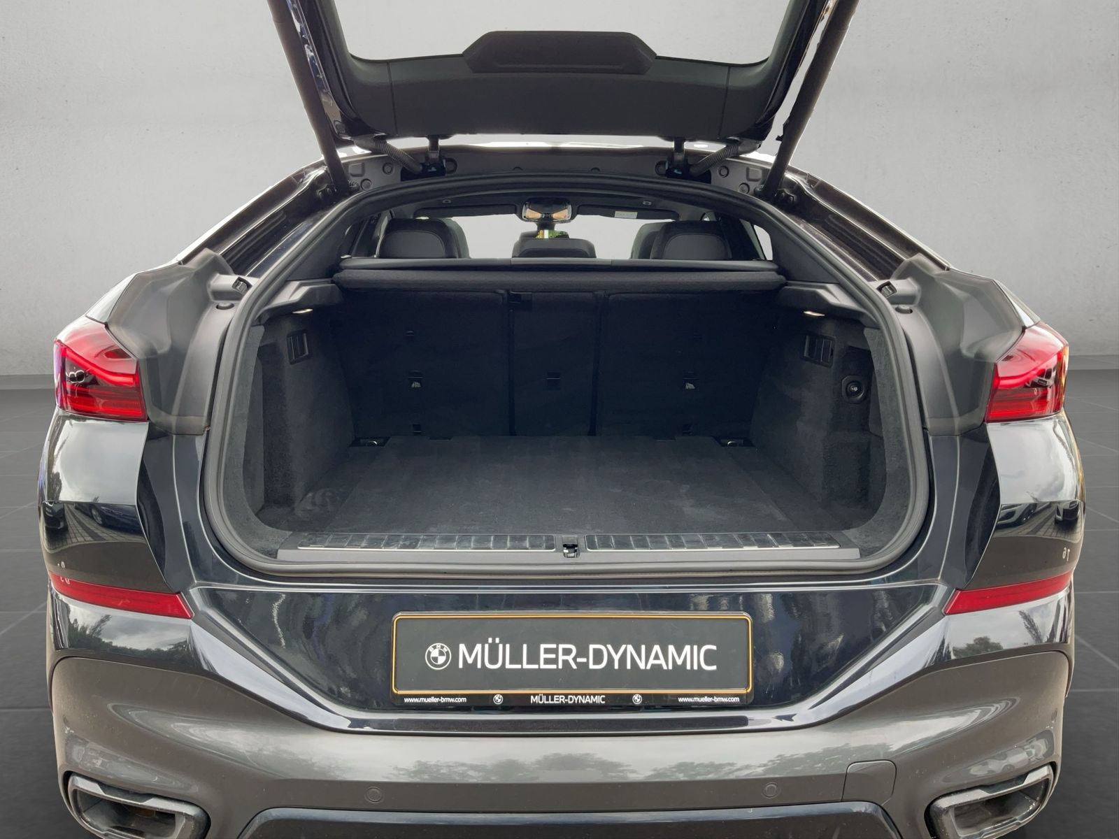 BMW X6 xDrive30d M SPORT PANO AHK HARMAN KARDON RÜCK