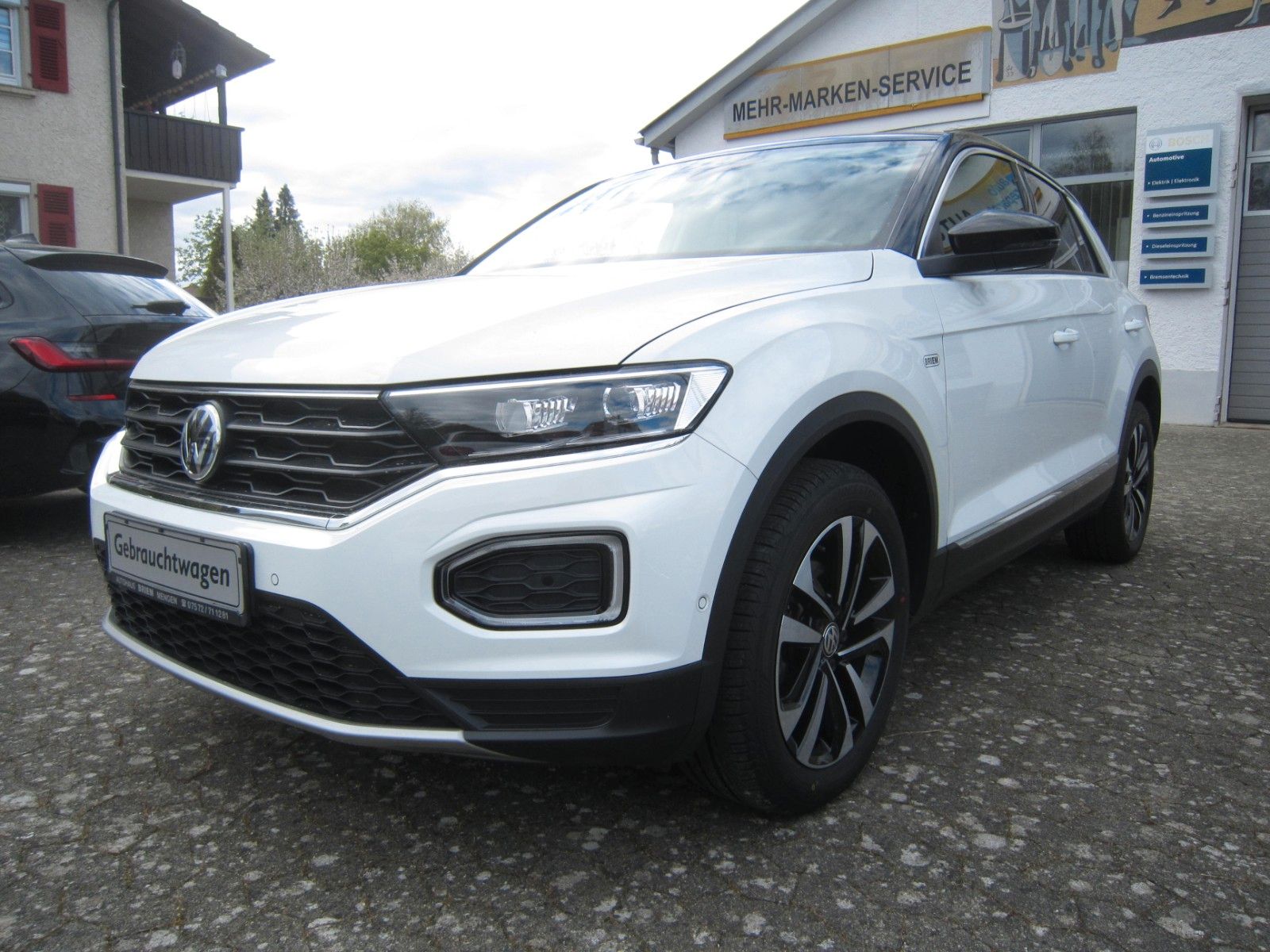 Volkswagen T-Roc IQ.DRIVE - Samsaru's Car Outlet