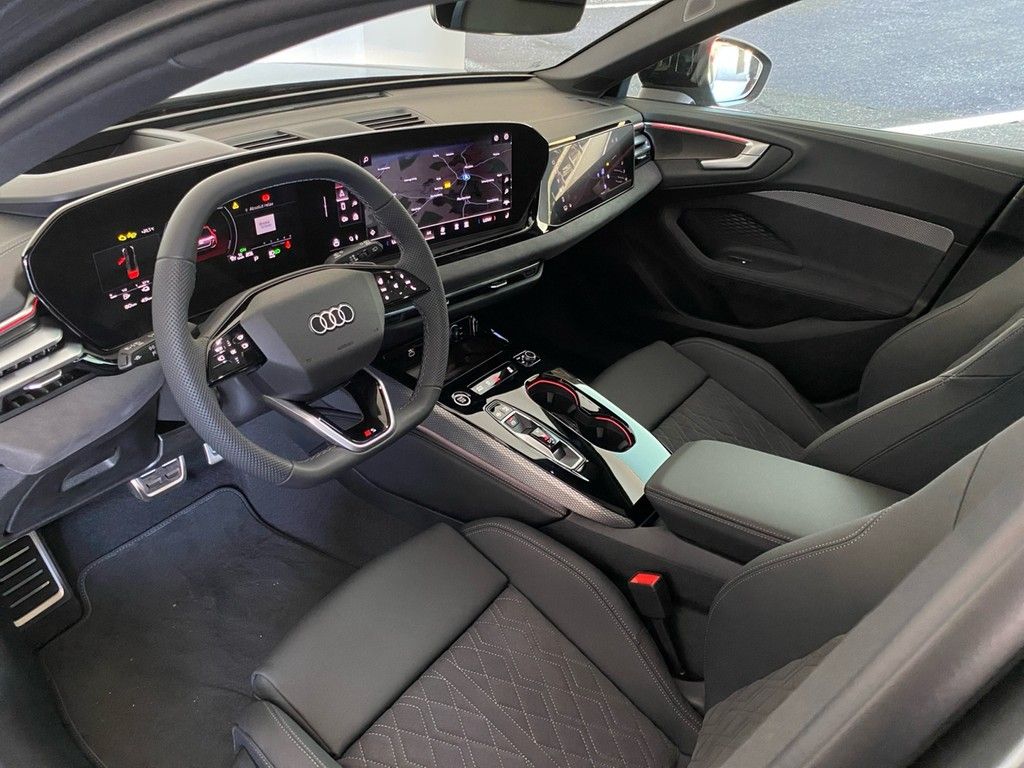 Audi A5 Avant e-hybrid quattro S line 270 kW HUD+360°