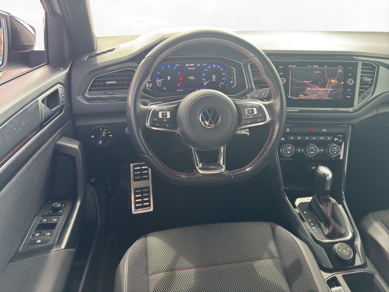 Volkswagen T-Roc 2.0 TSI DSG 4Motion sport - Samsaru's Car Outlet