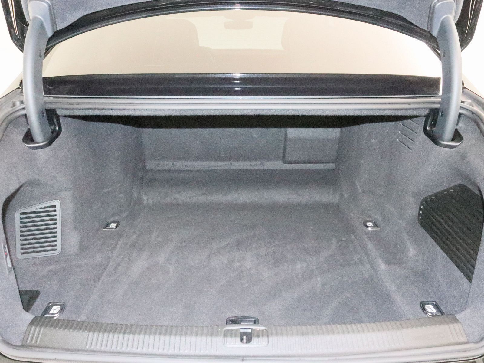 Audi A8 50 TDI quattro - Samsaru's Car Outlet
