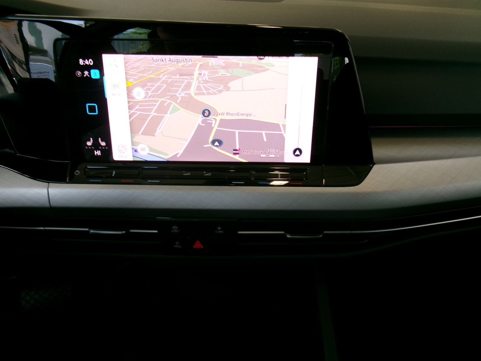 Volkswagen Golf VIII Variant eTSI Life - Samsaru's Car Outlet