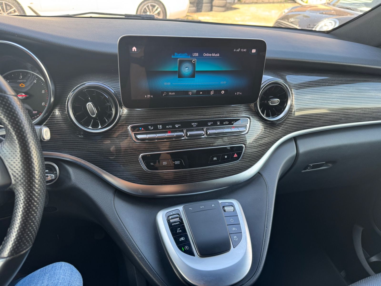 Mercedes-Benz V 300 d 4Ma Edition - Samsaru's Car Outlet