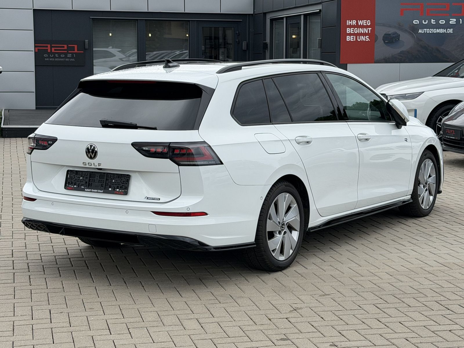 Volkswagen Golf 2.0 TSI 4M R-Line PANO|HUD|Matrix|360°|AHK