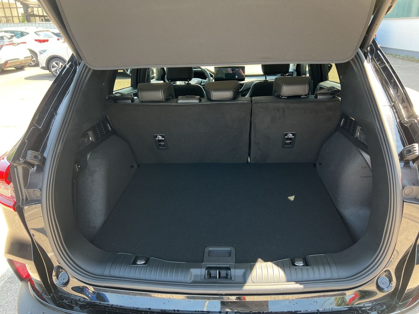 Ford Kuga Active X PHEV - Samsaru's Car Outlet