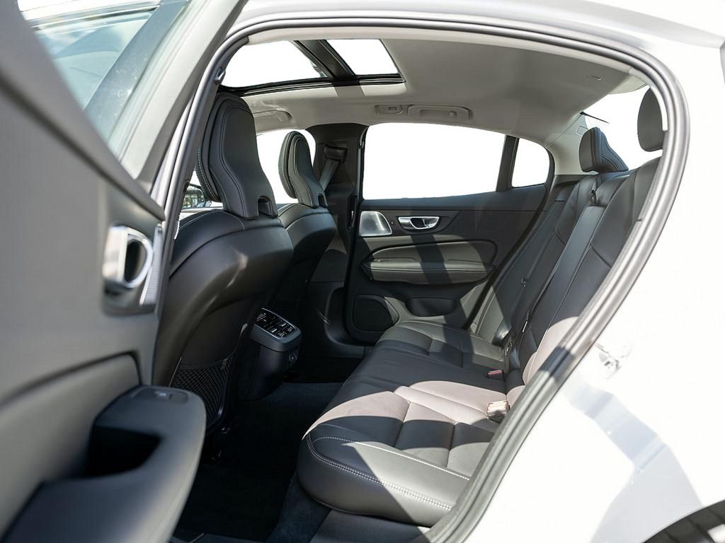 Volvo S60 B5 Ultimate Dark AWD HUD 360-GRAD-KAMERA