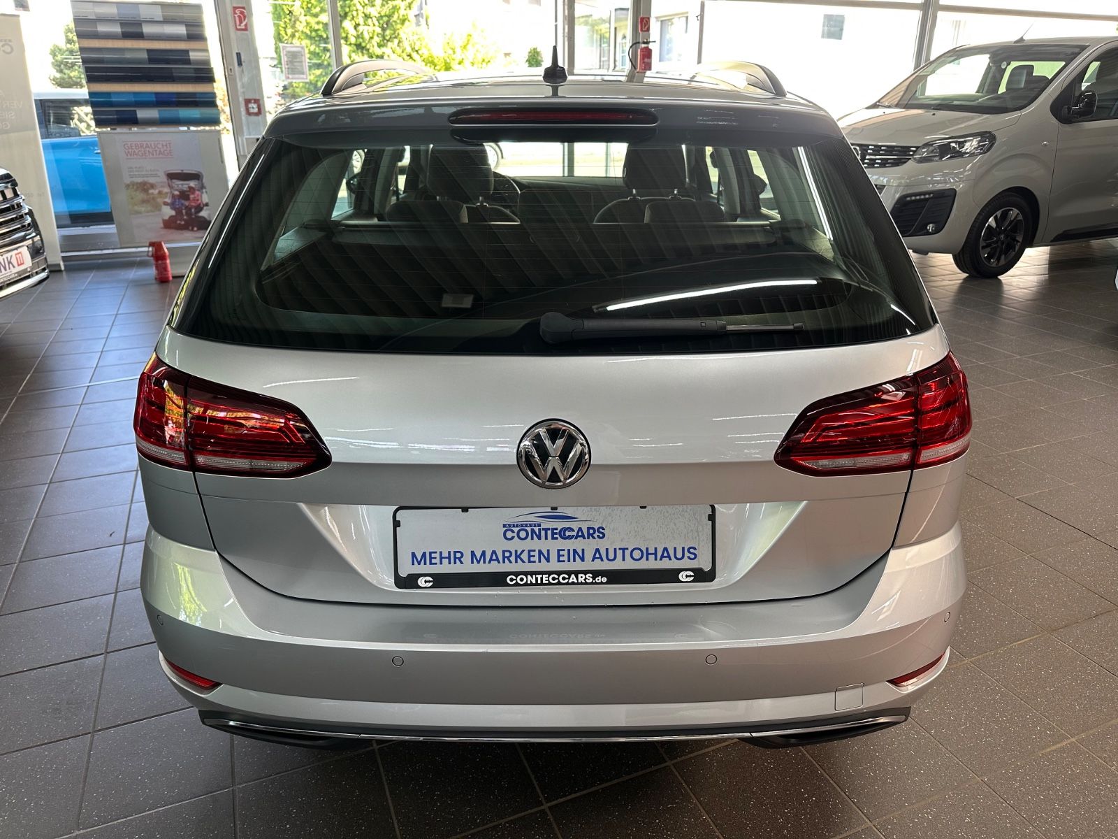 Volkswagen Golf VII 2.0 TDI Var. Comfortline - Samsaru's Car Outlet
