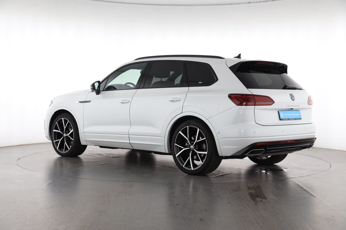 Volkswagen Touareg 3.0 TDI 4MOTION R-Line Black - Samsaru's Car Outlet