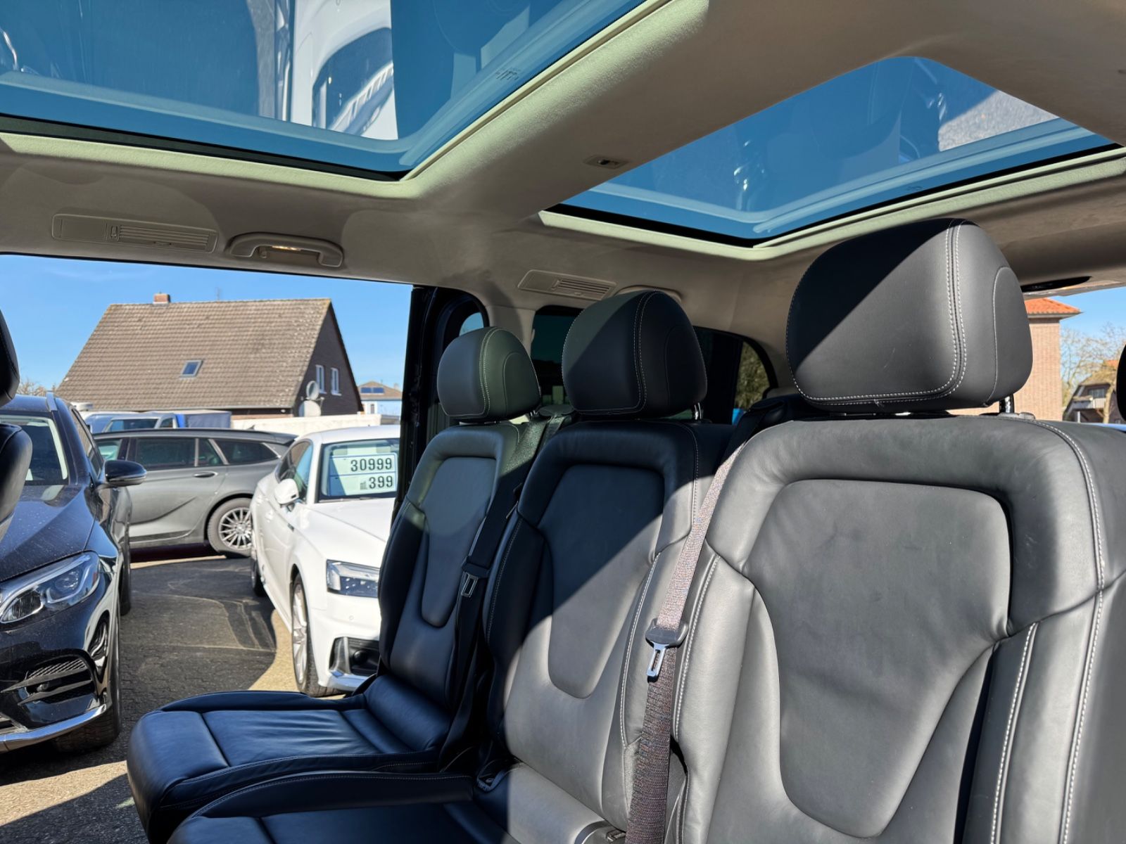 Mercedes-Benz V 300 d Exclusive - Samsaru's Car Outlet