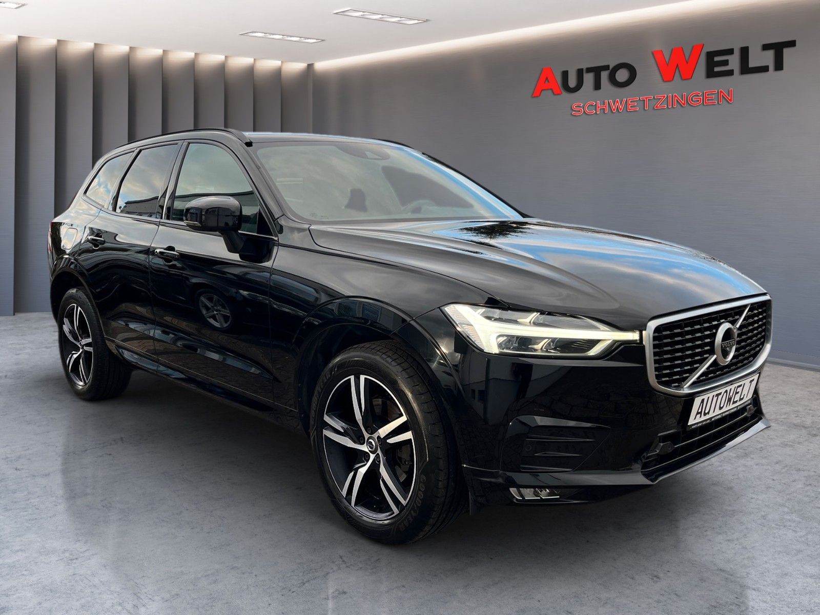 Volvo XC 60 R-Design - Samsaru's Car Outlet