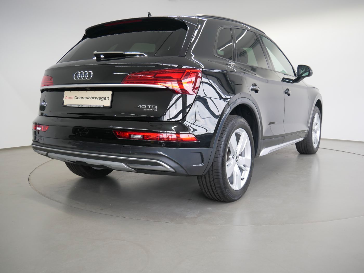 Audi Q5 40 TDI quattro S tro. S line LED AHK virt. Co