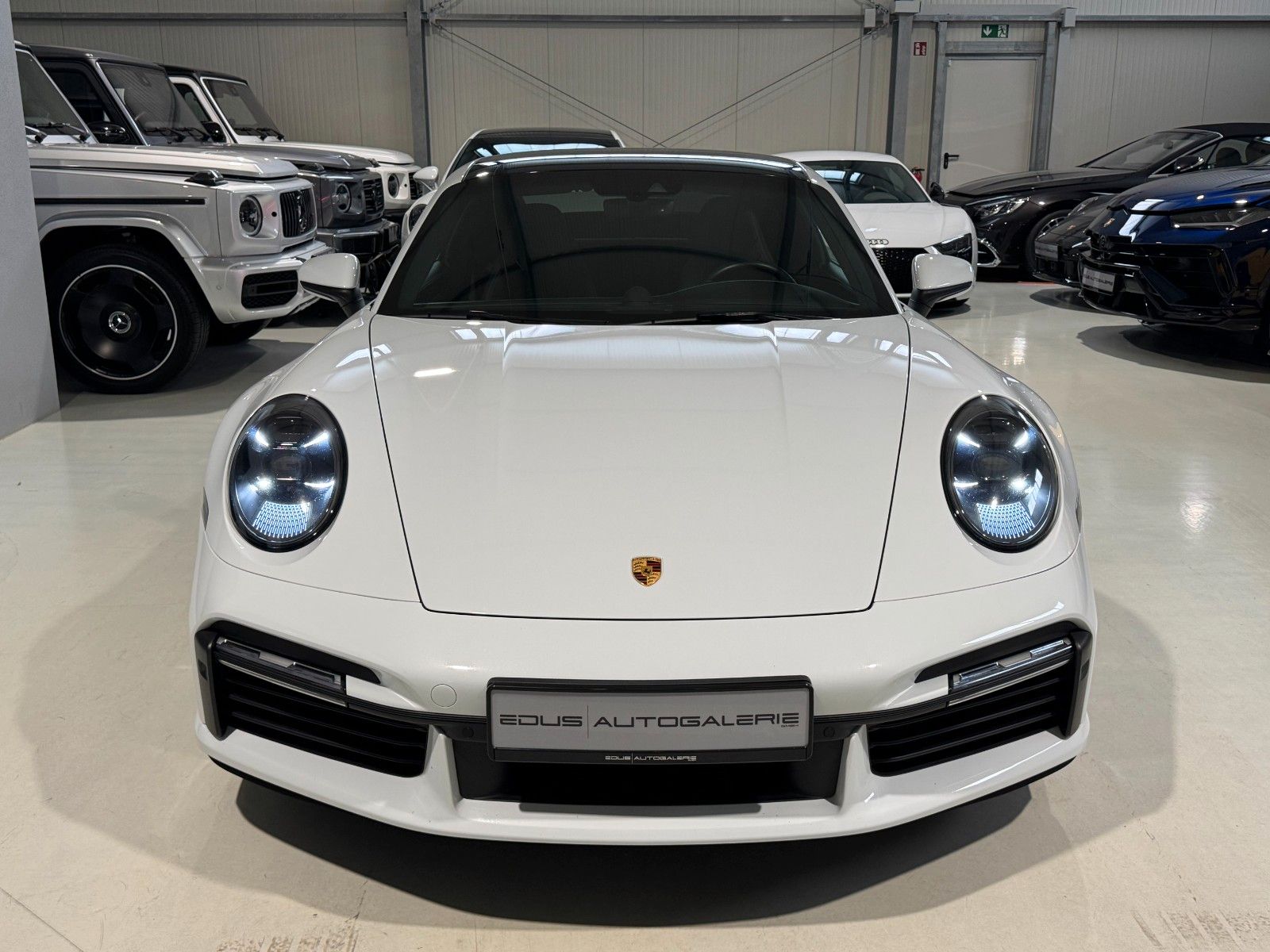 Porsche 992 Turbo - Samsaru's Car Outlet