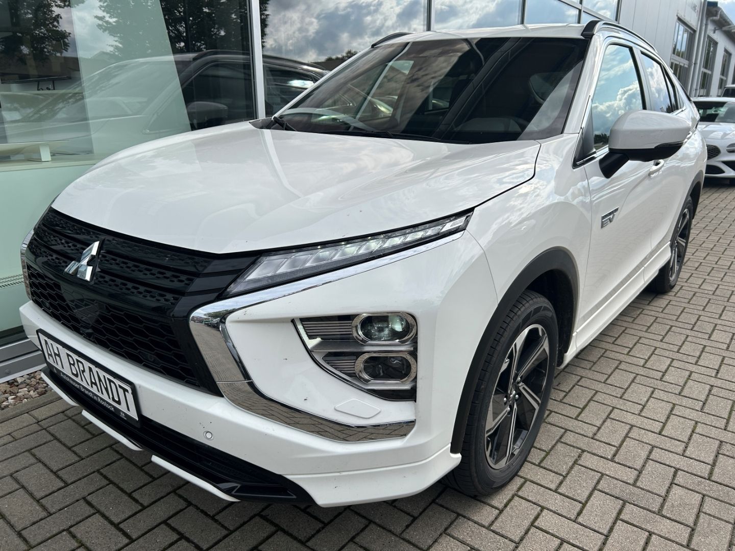 Mitsubishi Eclipse Cross PHEV Plus Select  4WD 2.4 Navi, So