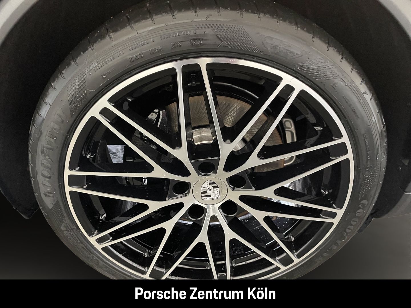 Porsche Macan 4S Electric Surround-View InnoDrive LED-Ma