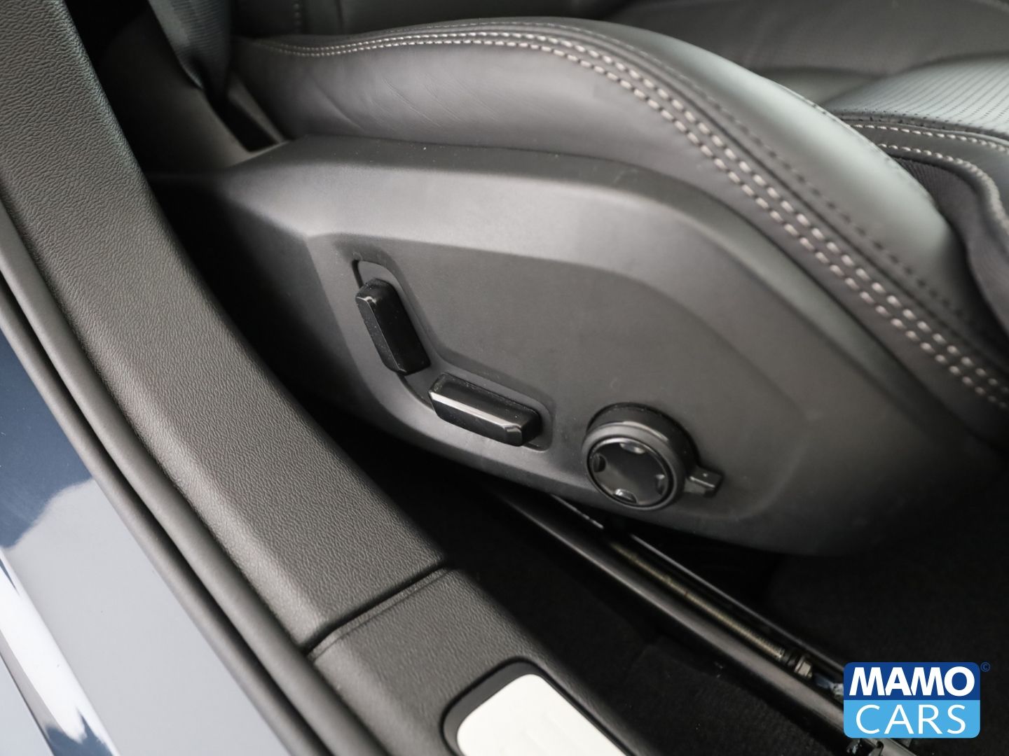 Volvo V60 T6 AWD Ultra Dark AHK/ACC/B&W/360°/PANO/STHZ