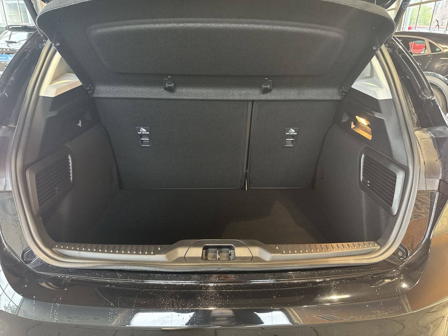 Ford Focus Titanium 1.0 EcoBoost MHEV +LED+ACC+TWA+SZ