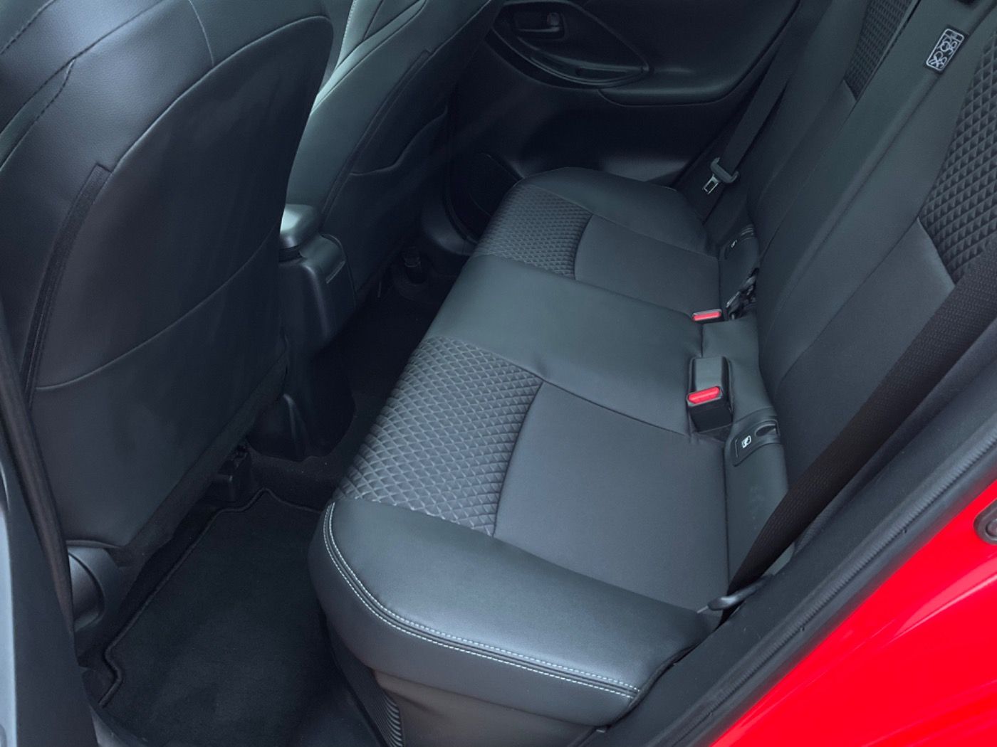 Toyota Yaris 1.5 Style ACC+LED+Navi+Pano+SD+SHZ+2xKlima