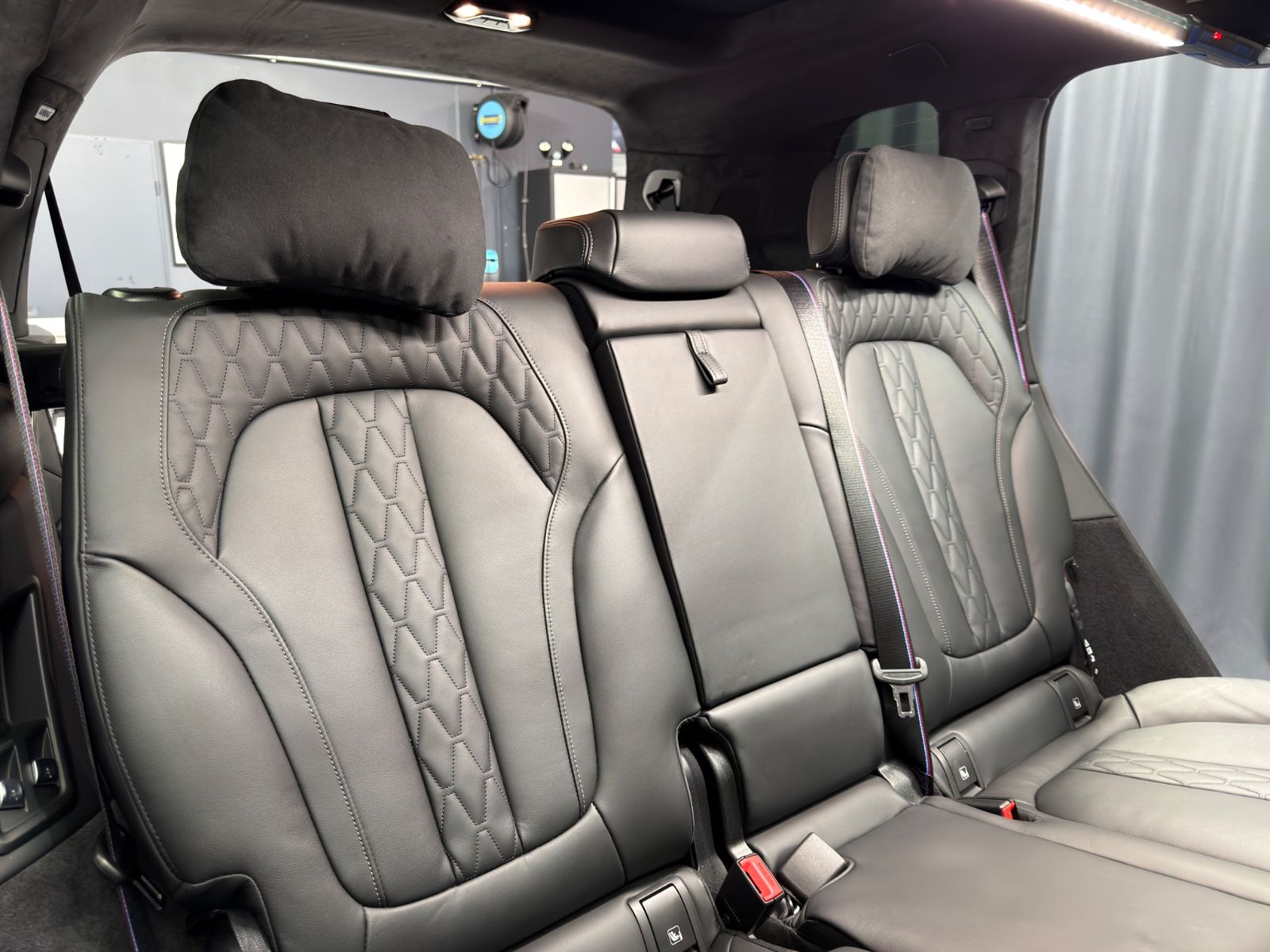 BMW X7 xDrive 40d M SPORT PRO|LUFT|PANO|7-SITZER|AHK